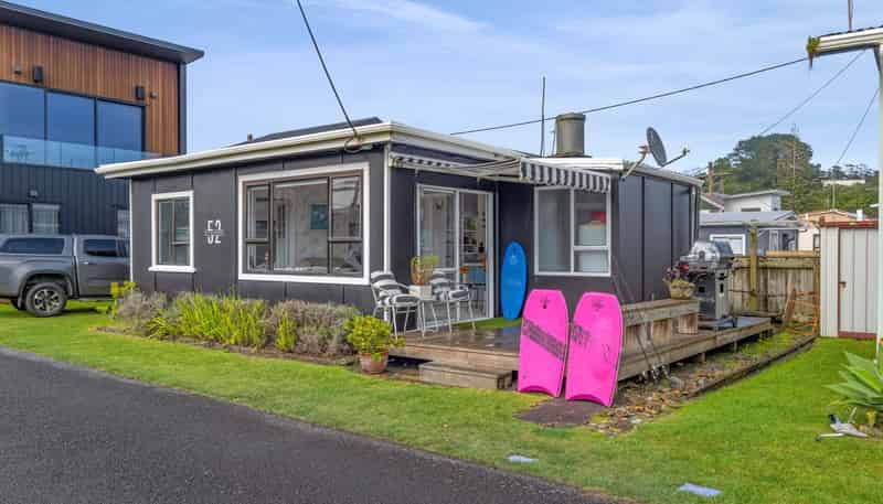 52 Fifth Avenue, Urenui