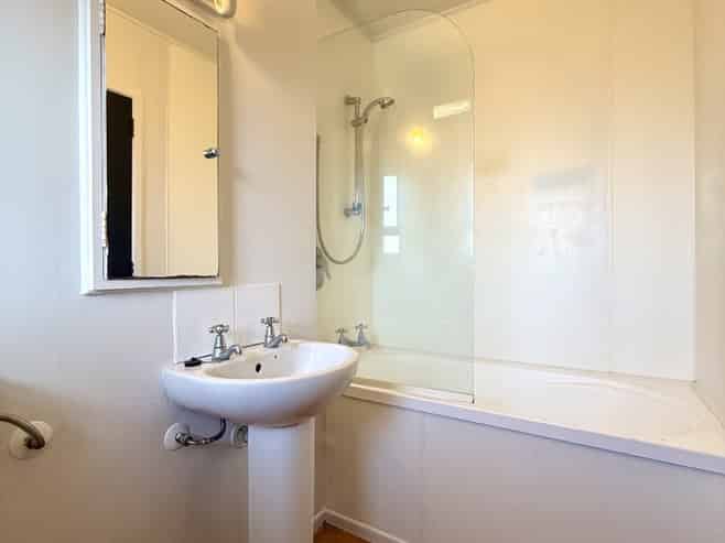 8/52 Russell Terrace, Berhampore