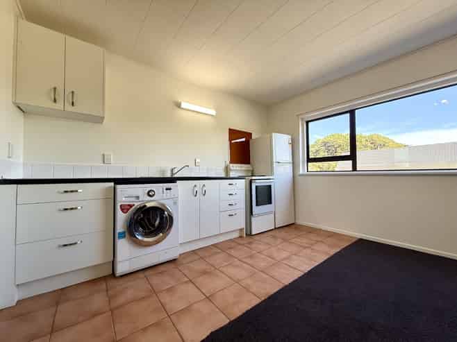 8/52 Russell Terrace, Berhampore