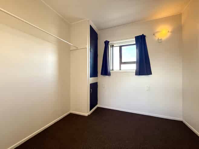 8/52 Russell Terrace, Berhampore