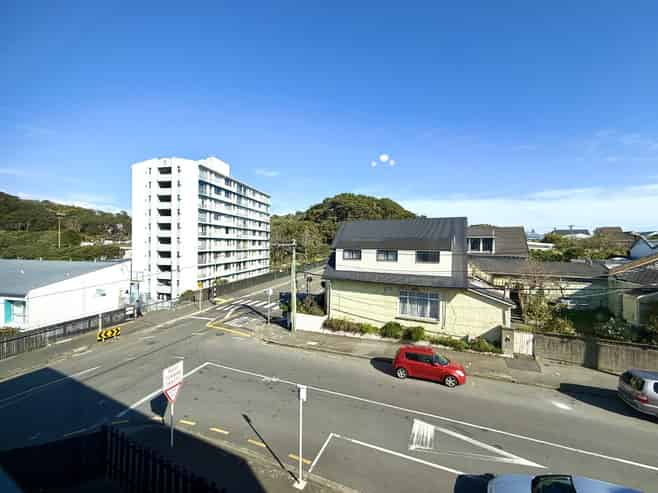 8/52 Russell Terrace, Berhampore