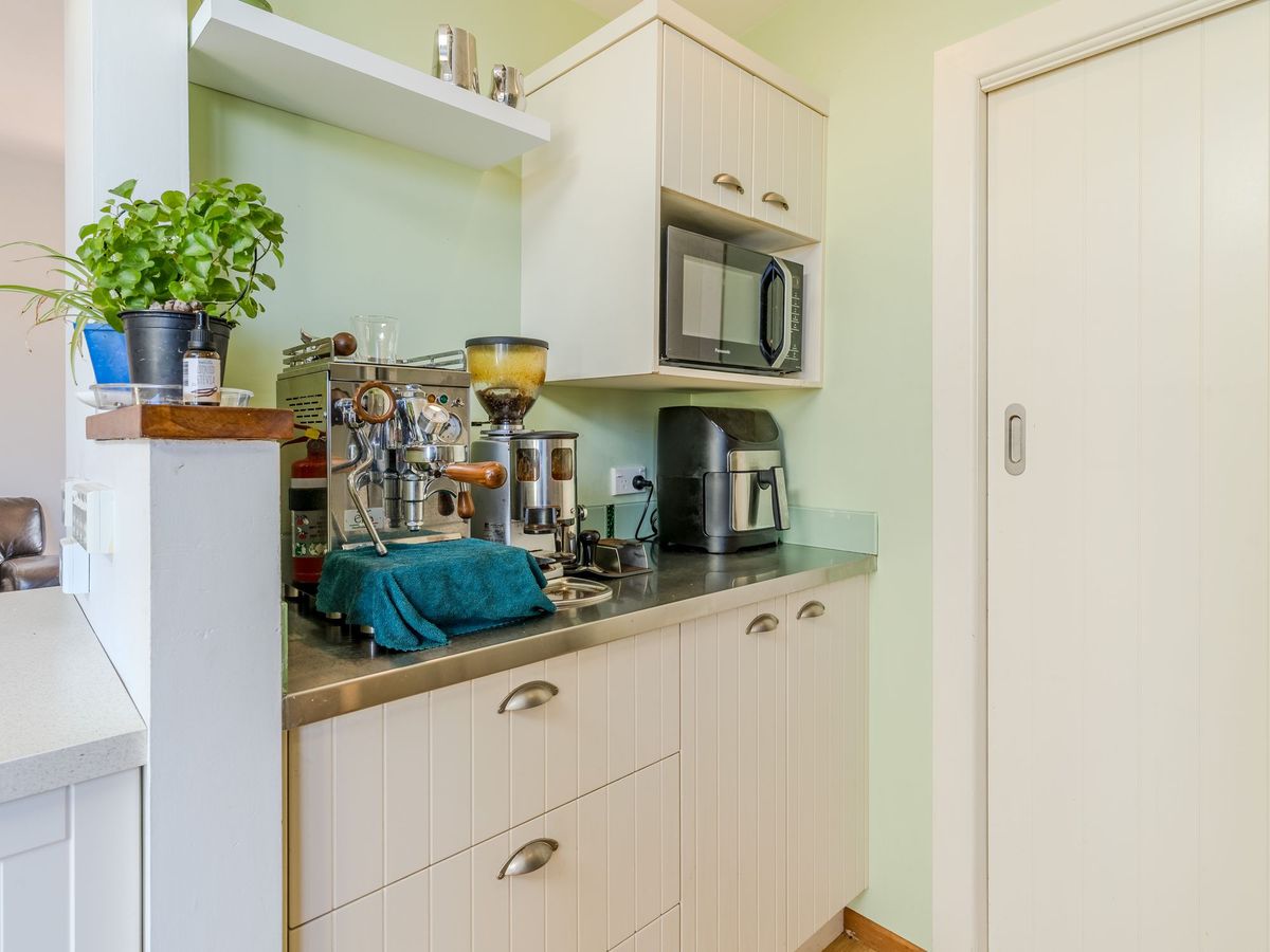 Home & Income with Stunning Coastal Views - Ansicht 6