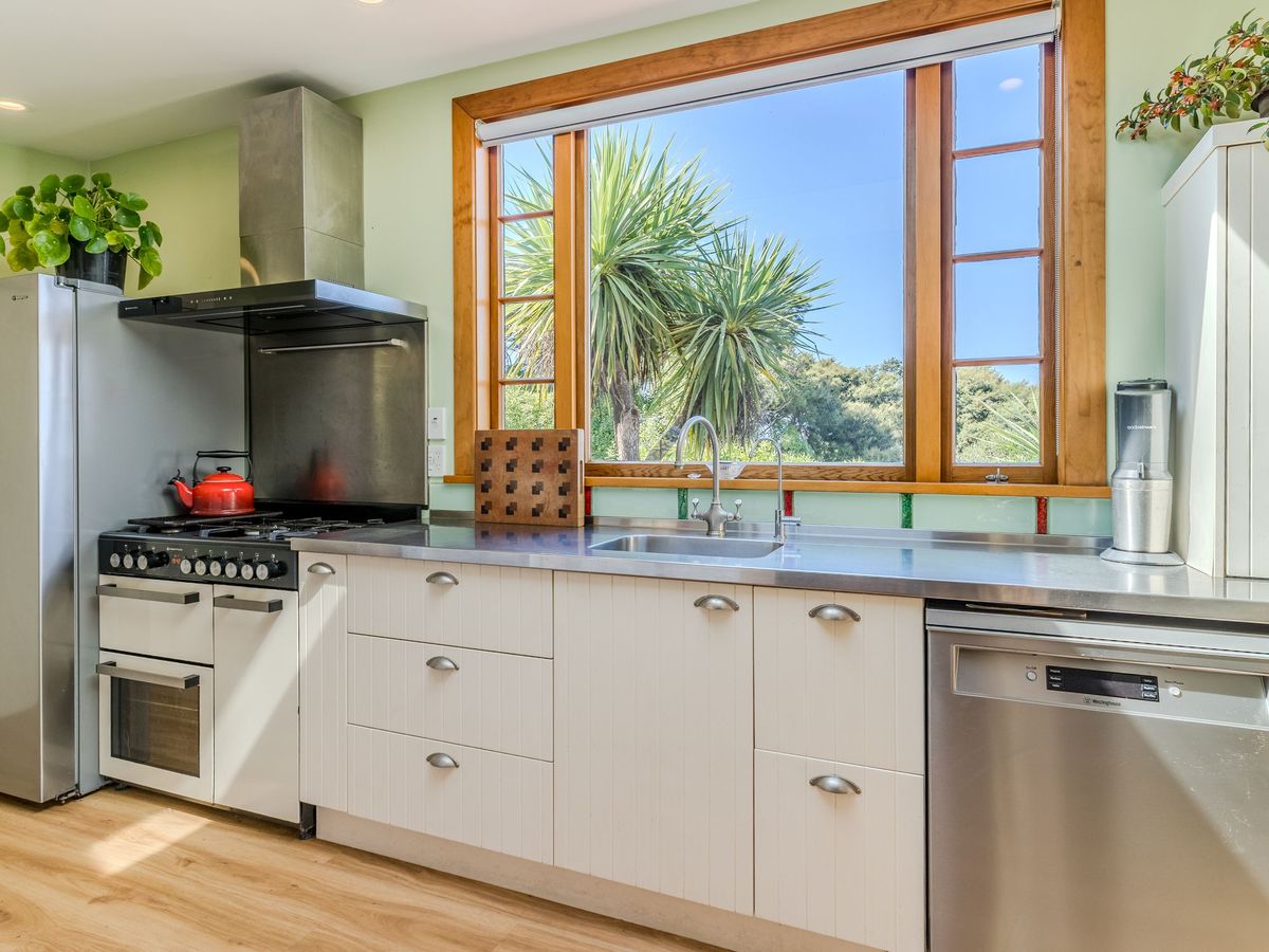 Home & Income with Stunning Coastal Views - Ansicht 5