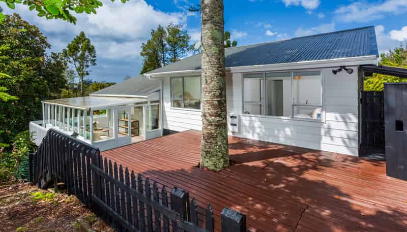 16 West Glade Crescent, Birkenhead