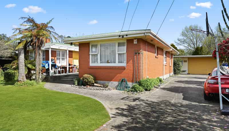 18 & 18a Dermont Street, Bader