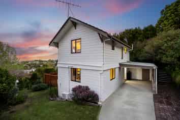 2/70 Ayton Drive, Totara Vale