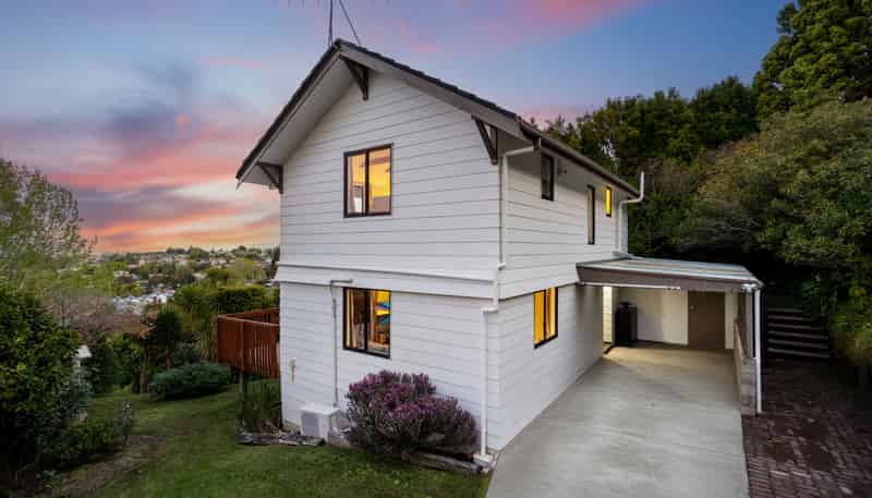 2/70 Ayton Drive, Totara Vale
