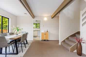 2/70 Ayton Drive, Totara Vale