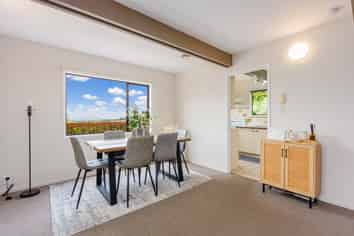 2/70 Ayton Drive, Totara Vale