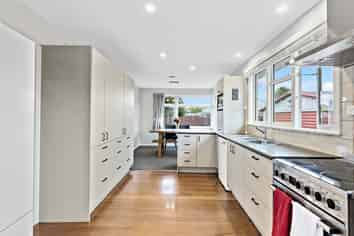 28 Olivine Street, Shirley
