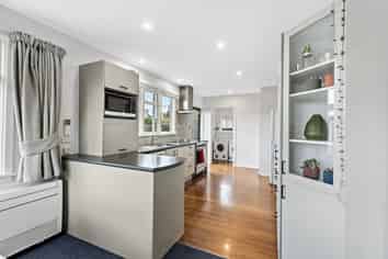 28 Olivine Street, Shirley