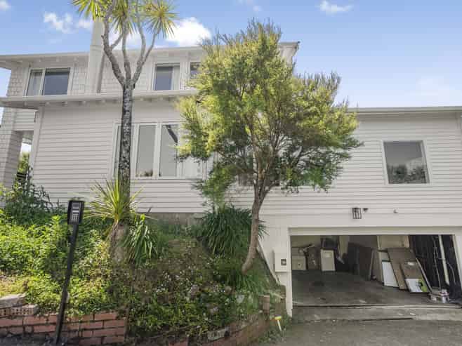 33 Waitohu Road, York Bay