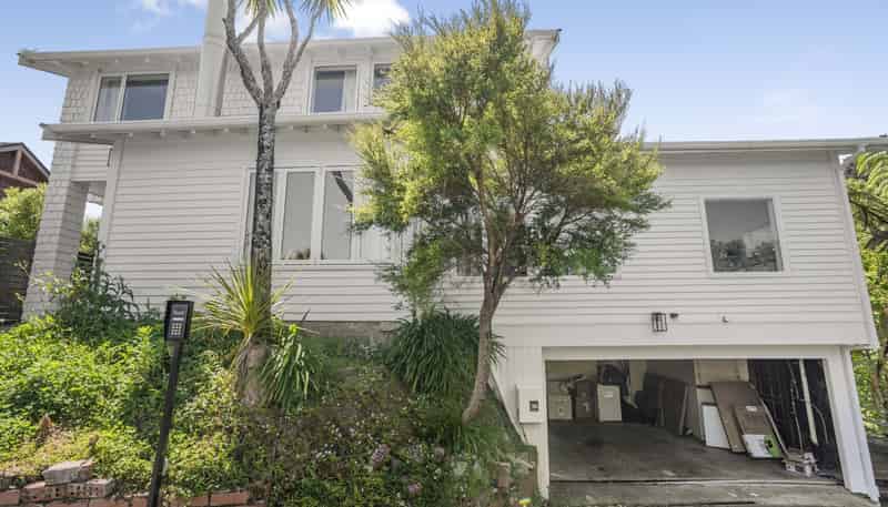 33 Waitohu Road, York Bay