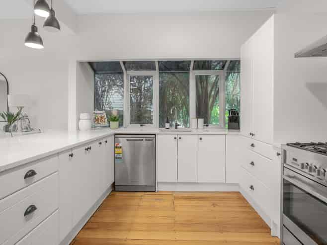 33 Waitohu Road, York Bay