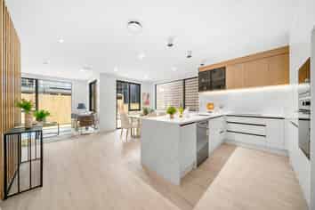 102B Te Oneroa Way, Long Bay