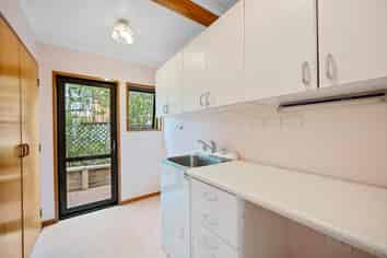 11 Moana Avenue, Belmont