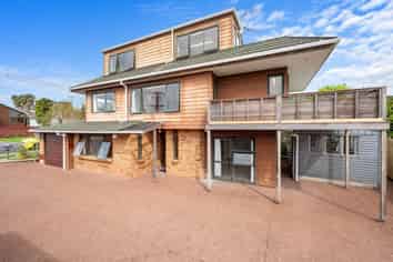 11 Moana Avenue, Belmont