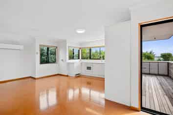 11 Moana Avenue, Belmont