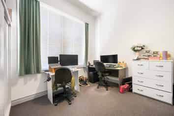18-20 Poplar Grove, Thorndon