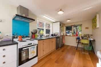 52B Melrose Road, Island Bay