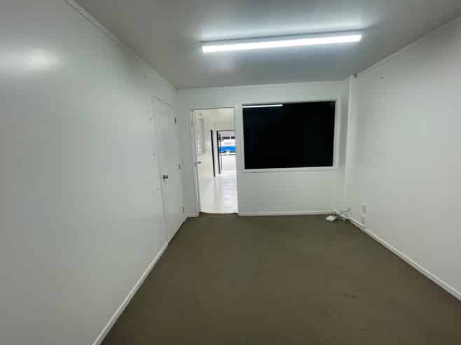 Rare workshop on Whangarei CBD fringe