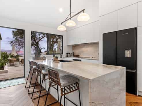 10 Zita Avenue, Matakatia