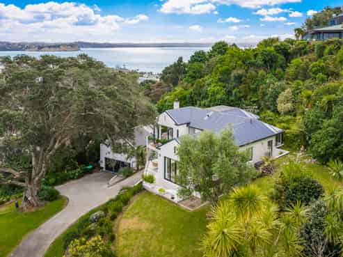 10 Zita Avenue, Matakatia