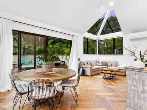 10 Zita Avenue, Matakatia