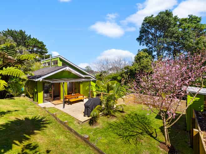 18b Mayfair Place, Westown