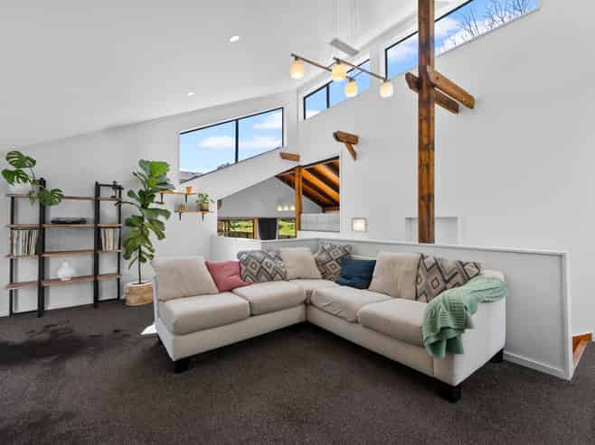 18b Mayfair Place, Westown