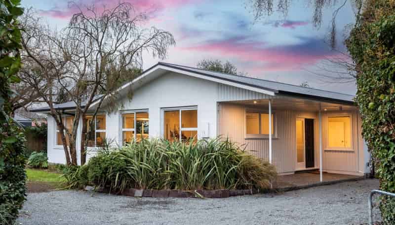 8a Rosedale Place, Avonhead