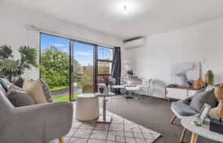 2/32 Domain Street, Waiuku