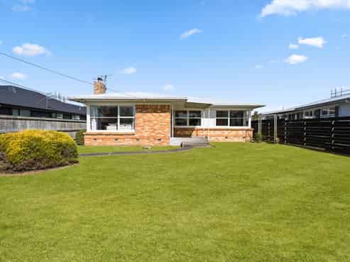 19 Tudor Crescent, Chedworth