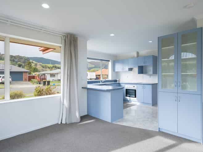 17 Covent Drive, Stoke