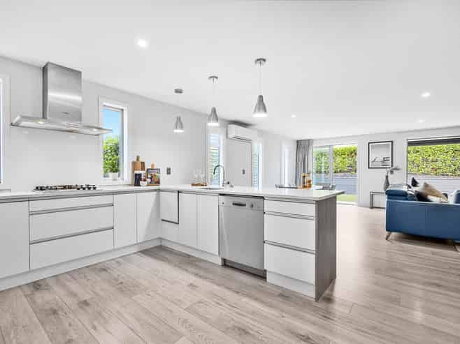 1 Kelly Greens, Millwater
