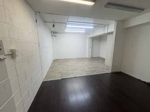 Prime Newmarket retail/storage