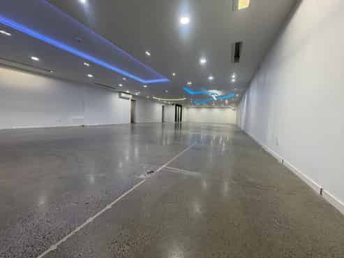 Prime Newmarket retail/storage