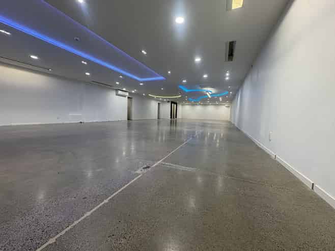 Prime Newmarket retail/storage