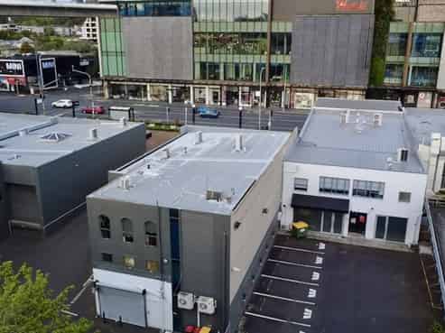 Prime Newmarket retail/storage