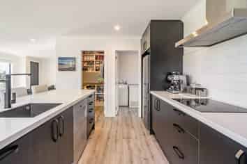 1 Taraiti Crescent, Porirua