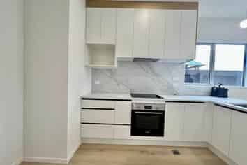 9/9 Coral Crescent, Panmure