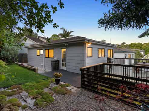 2/4 Kupari Place, Totara Vale