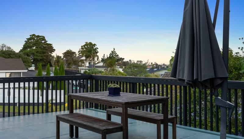 2/4 Kupari Place, Totara Vale