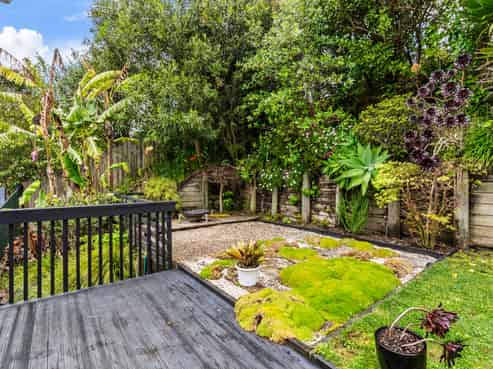 2/4 Kupari Place, Totara Vale