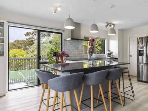 2/4 Kupari Place, Totara Vale