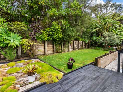 2/4 Kupari Place, Totara Vale