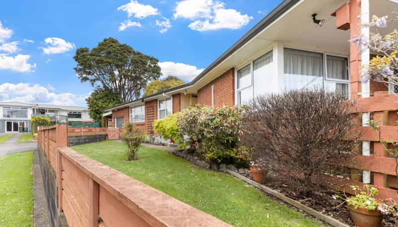 14C Cowling Road, Hurdon