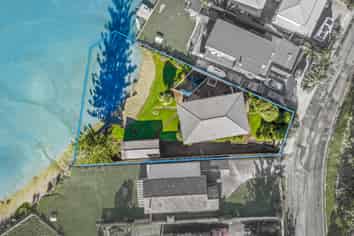 17 Weranui Road, Waiwera
