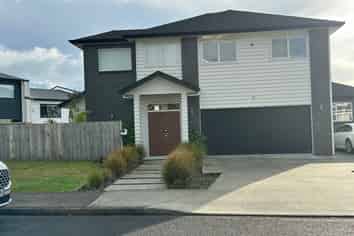 77 Granville Drive, Massey