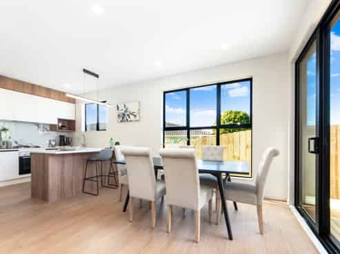 7A Hewlett Road, Massey